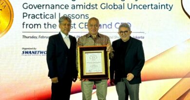 Presiden Direktur JNE Mohamad Feriadi Raih Penghargaan Indonesia Best CEO 2025