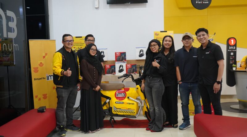 Program “IM3 Pasti Simpel” Disambut Antusias, Pelanggan Sumatra Bawa Pulang Motor Listrik
