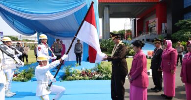 Kapolda Sumsel Pimpin Wisuda Purnabakti 187 Personel, Tegaskan “Sekali Bhayangkara Tetap Bhayangkara” Kapolda Sumsel Pimpin Wisuda Purnabakti 187 Personel, Tegaskan “Sekali Bhayangkara Tetap Bhayangkara”