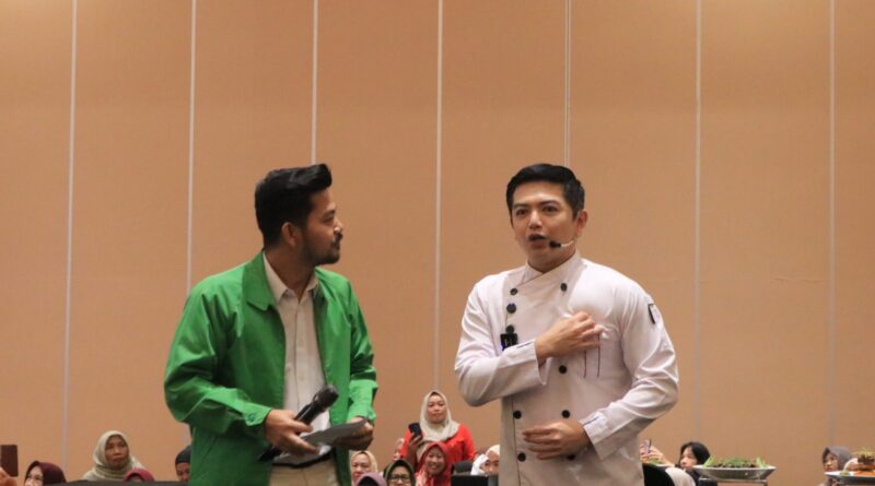 ARYADUTA Palembang Sukses Gelar “Ragam Raso Kito”, Hadirkan Nicky Tirta dan 500 Peserta ARYADUTA Palembang Sukses Gelar “Ragam Raso Kito”, Hadirkan Nicky Tirta dan 500 Peserta