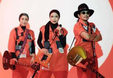 KOTAK Resmi Jadi Band Independen, Rilis Single “YOLO” sebagai Simbol Kebebasan Berkarya KOTAK Resmi Jadi Band Independen, Rilis Single “YOLO” sebagai Simbol Kebebasan Berkarya