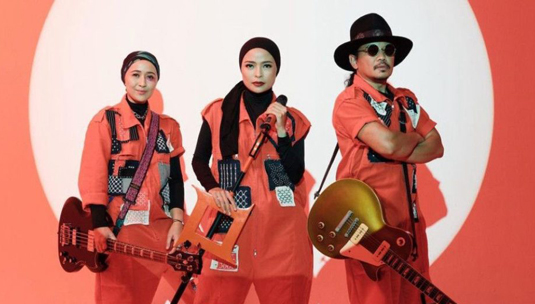 KOTAK Resmi Jadi Band Independen, Rilis Single “YOLO” sebagai Simbol Kebebasan Berkarya KOTAK Resmi Jadi Band Independen, Rilis Single “YOLO” sebagai Simbol Kebebasan Berkarya