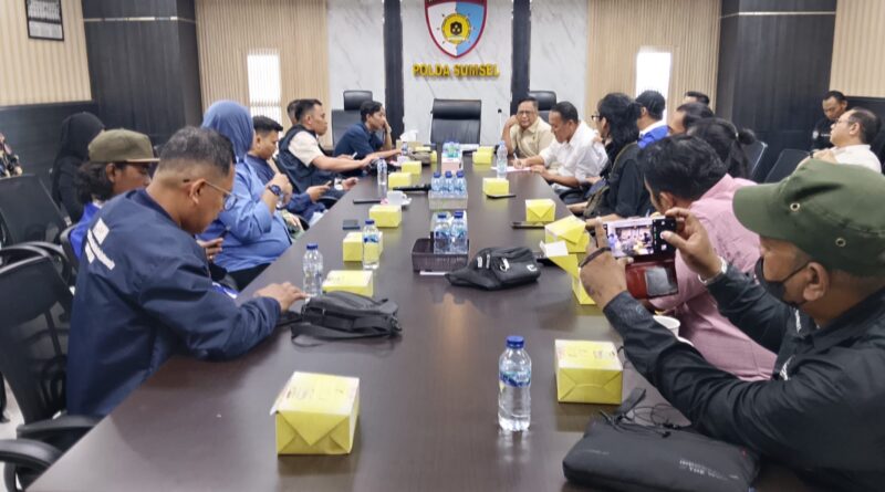 Kasus Penganiayaan Dua Jurnalis di Palembang, Koalisi Pers Sumsel Dorong Kompolnas dan DPRD Kawal Polda Kasus Penganiayaan Dua Jurnalis di Palembang, Koalisi Pers Sumsel Dorong Kompolnas dan DPRD Kawal Polda